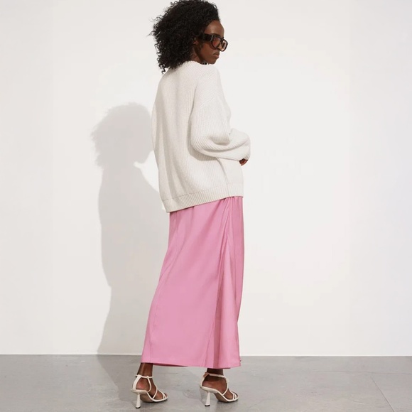 & Other Stories. Silk Midi Skirt. Pink. 100% Viscose. High rise - Picture 9 of 9